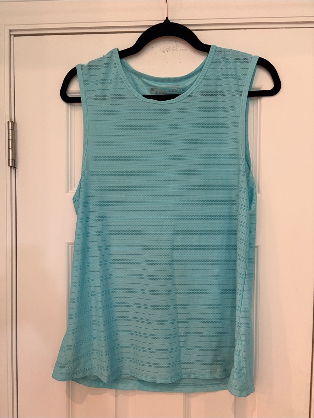 Athleta Blue Shadow Stripe Muscle Tank Top Sz M